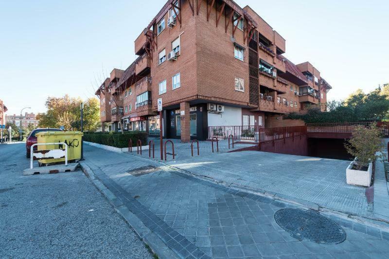 Vivienda Familiar Con Jardin Junto A Ifema Apartment Madrid Exterior photo